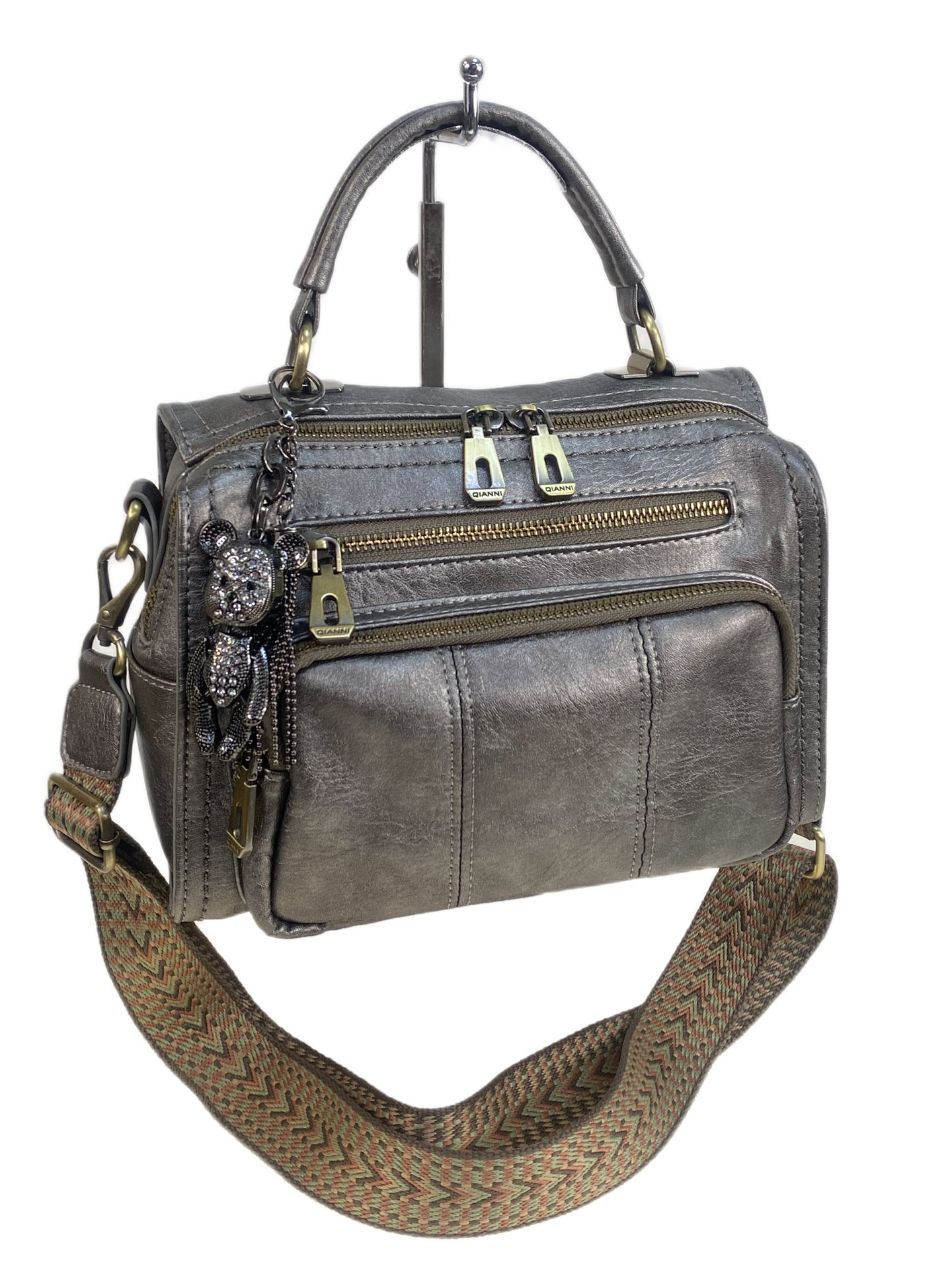 На фото 1 - Женская сумка из искусственной кожи, цвет серый