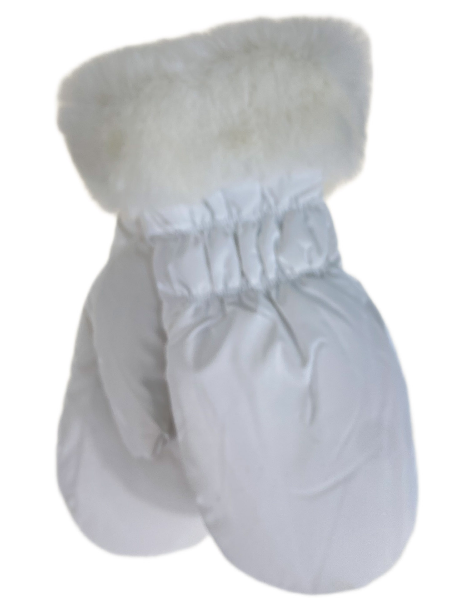 На фото 1 - Зимние женские варежки с подкладом из искусственного меха, цвет белый На фото 1 - Зимние женские варежки с подкладом из искусственного меха, цвет белый