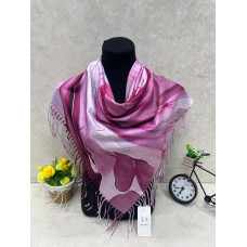 На фото 1 - Палантин в клетку из кашемира, мультицвет