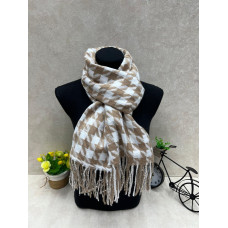 На фото 1 - Палантин в клетку из кашемира, мультицвет На фото 1 - Палантин в клетку из кашемира, мультицвет