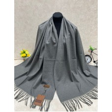 На фото 1 - Мягкий палантин из шерсти, цвет графит На фото 1 - Мягкий палантин из шерсти, цвет графит