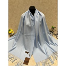 На фото 1 - Мягкий палантин из шерсти, цвет серо голубой На фото 1 - Мягкий палантин из шерсти, цвет серо голубой