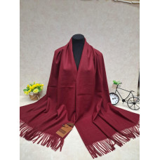 На фото 1 - Тёплый палантин, цвет бордовый На фото 1 - Тёплый палантин, цвет бордовый