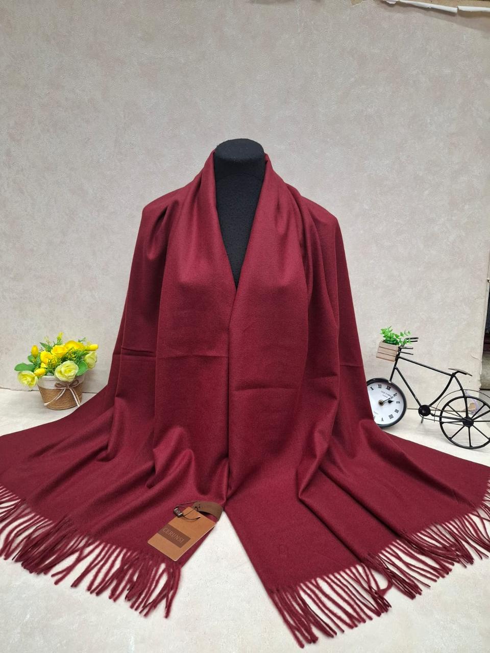 На фото 1 - Тёплый палантин, цвет бордовый