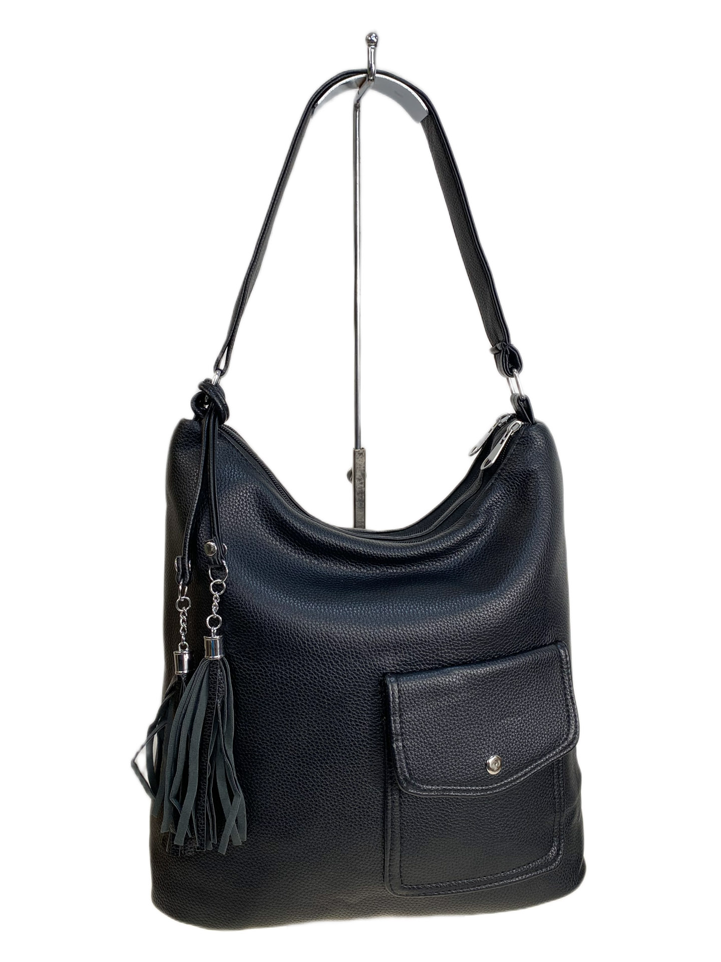 На фото 1 - Женская сумка из искусственной кожи, цвет черный На фото 1 - Женская сумка из искусственной кожи, цвет черный