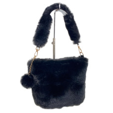 На фото 1 - Женская сумка из искусственного меха, цвет черный На фото 1 - Женская сумка из искусственного меха, цвет черный