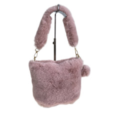 На фото 1 - Женская сумка из искусственного меха, цвет пудра На фото 1 - Женская сумка из искусственного меха, цвет пудра