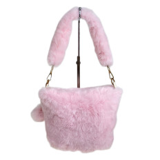На фото 2 - Женская сумка из искусственного меха, цвет розовый На фото 2 - Женская сумка из искусственного меха, цвет розовый