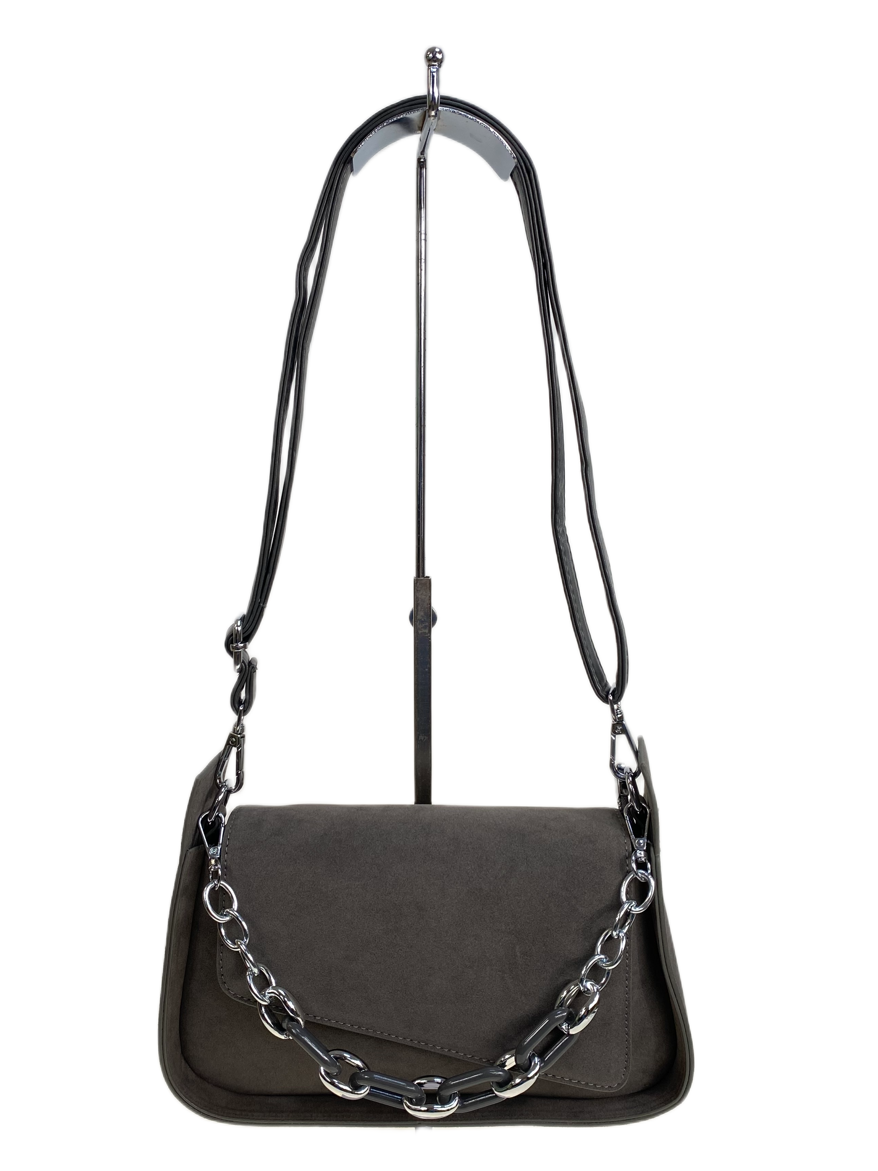 На фото 2 - Женская сумка из искусственной замши, цвет серый На фото 2 - Женская сумка из искусственной замши, цвет серый