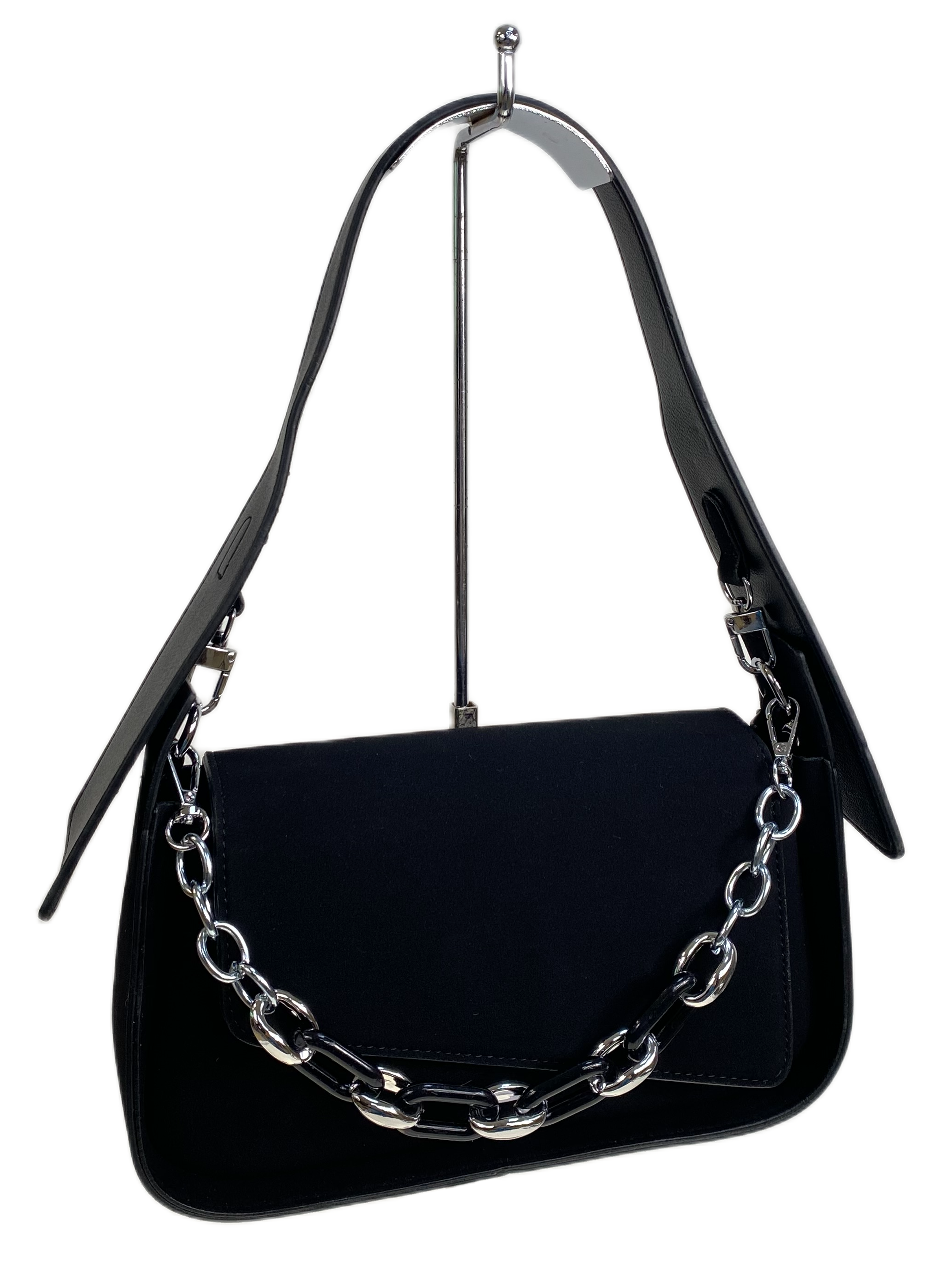 На фото 1 - Женская сумка из искусственной замши, цвет черный На фото 1 - Женская сумка из искусственной замши, цвет черный