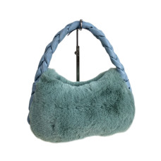 На фото 1 - Женская сумка из искусственного меха, цвет светло зеленый На фото 1 - Женская сумка из искусственного меха, цвет светло зеленый