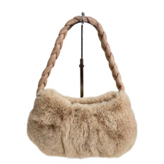 На фото 2 - Женская сумка из искусственного меха, цвет светло коричневый На фото 2 - Женская сумка из искусственного меха, цвет светло коричневый