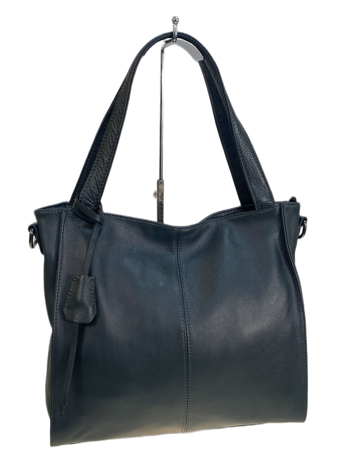 На фото 1 - Женская сумка из натуральной кожи, цвет серый На фото 1 - Женская сумка из натуральной кожи, цвет серый