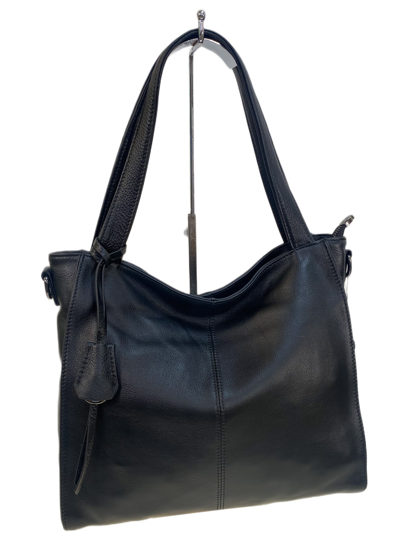 На фото 1 - Женская сумка из натуральной кожи, цвет черный На фото 1 - Женская сумка из натуральной кожи, цвет черный