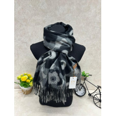 На фото 1 - Мягкий палантин из кашемира мультицвет На фото 1 - Мягкий палантин из кашемира мультицвет