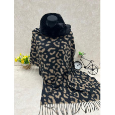 На фото 1 - Мягкий палантин из кашемира с норковым воротником мультицвет На фото 1 - Мягкий палантин из кашемира с норковым воротником мультицвет