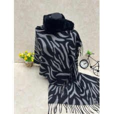 На фото 1 - Мягкий палантин из кашемира с норковым воротником мультицвет На фото 1 - Мягкий палантин из кашемира с норковым воротником мультицвет