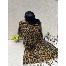 На фото 1 - Мягкий палантин из кашемира с норковым воротником мультицвет На фото 1 - Мягкий палантин из кашемира с норковым воротником мультицвет