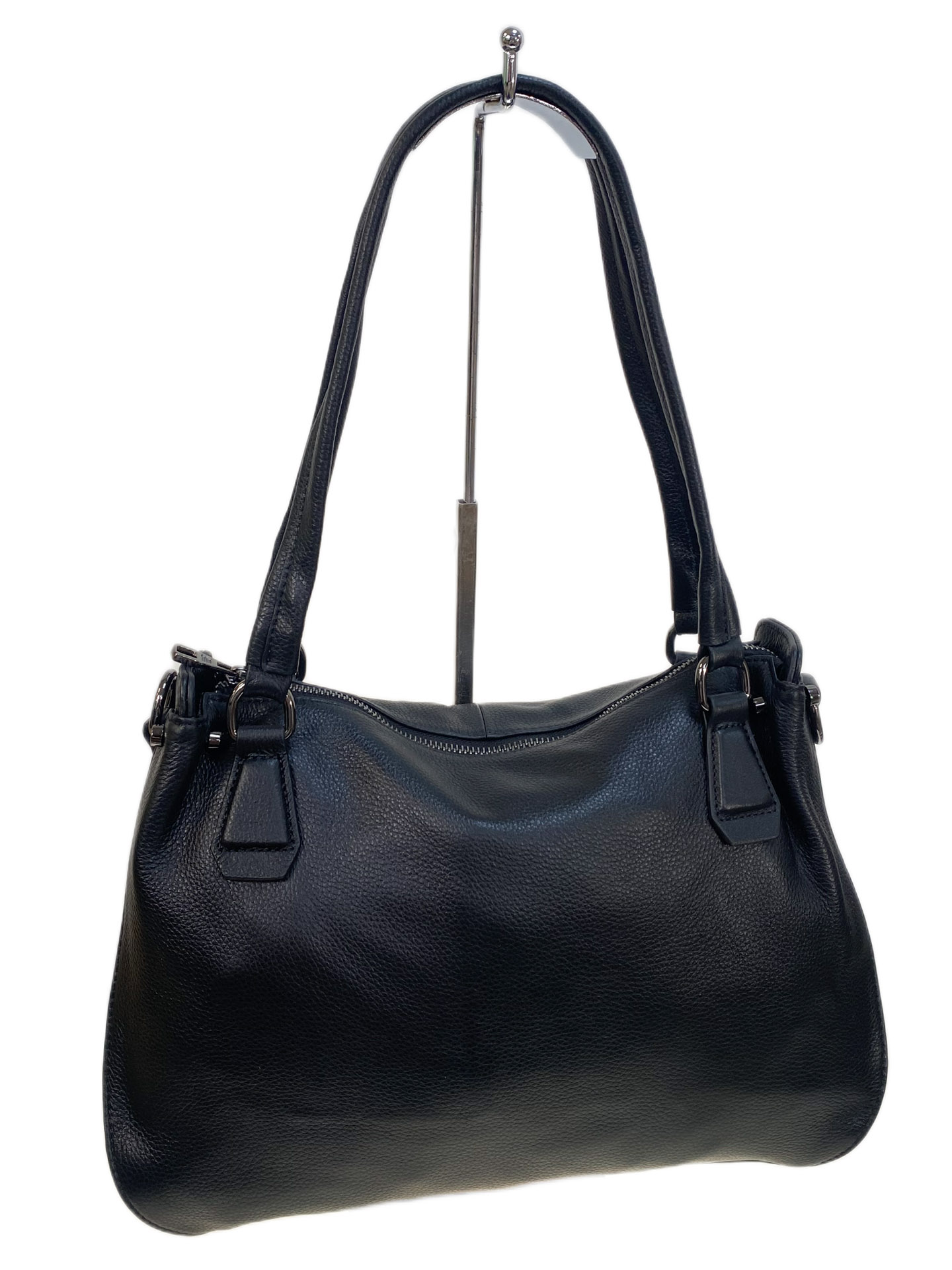 На фото 1 - Женская сумка из натуральной кожи, цвет черный На фото 1 - Женская сумка из натуральной кожи, цвет черный