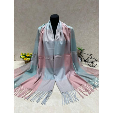 На фото 1 - Палантин из кашемира, мультицвет На фото 1 - Палантин из кашемира, мультицвет