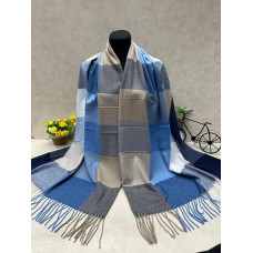 На фото 1 - Палантин из кашемира, мультицвет На фото 1 - Палантин из кашемира, мультицвет