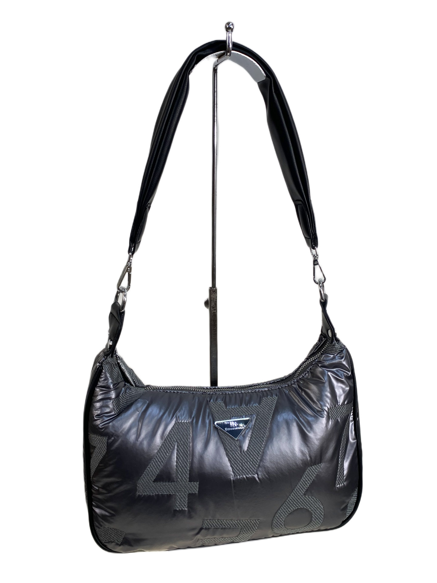 На фото 1 - Сумка из болоньи  через плечо, цвет графит