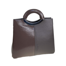 На фото 1 - Женская сумка из искусственной кожи, цвет серо коричневый