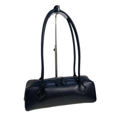 На фото 1 - Женская сумка из натуральной кожи, цвет черный На фото 1 - Женская сумка из натуральной кожи, цвет черный