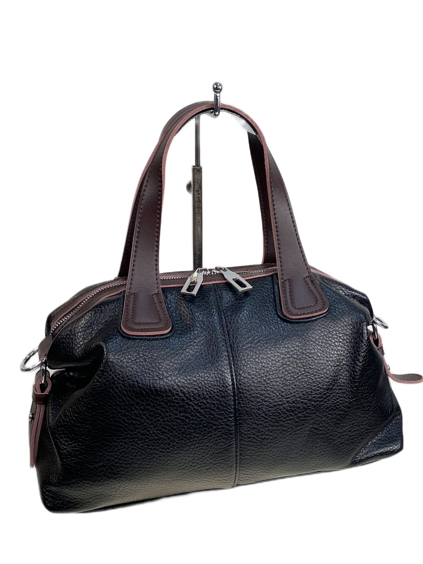 На фото 1 - Женская сумка из натуральной кожи, цвет  черный