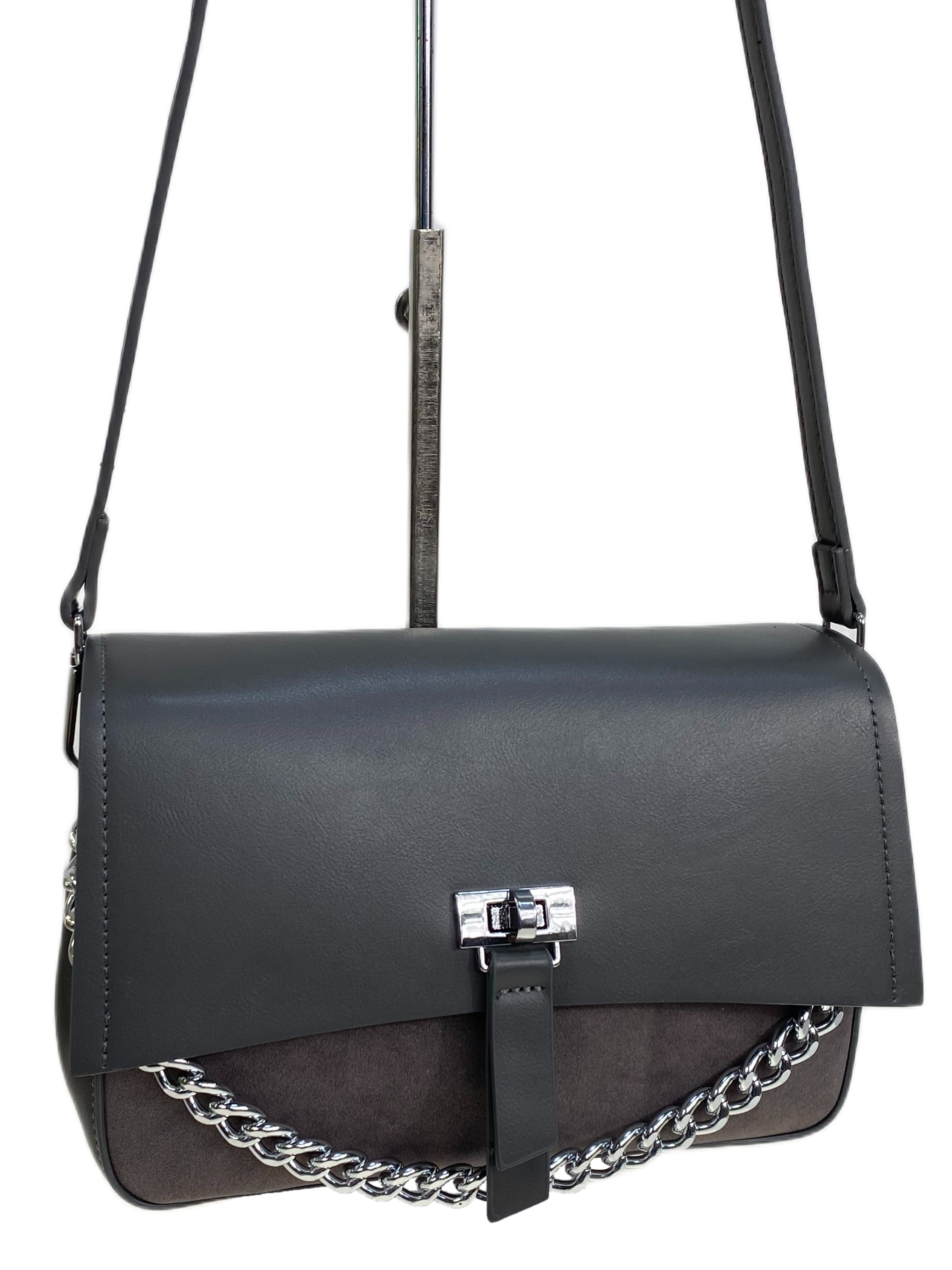 На фото 1 - Женская сумка из искусственной замши и искусственной кожи, цвет серый На фото 1 - Женская сумка из искусственной замши и искусственной кожи, цвет серый