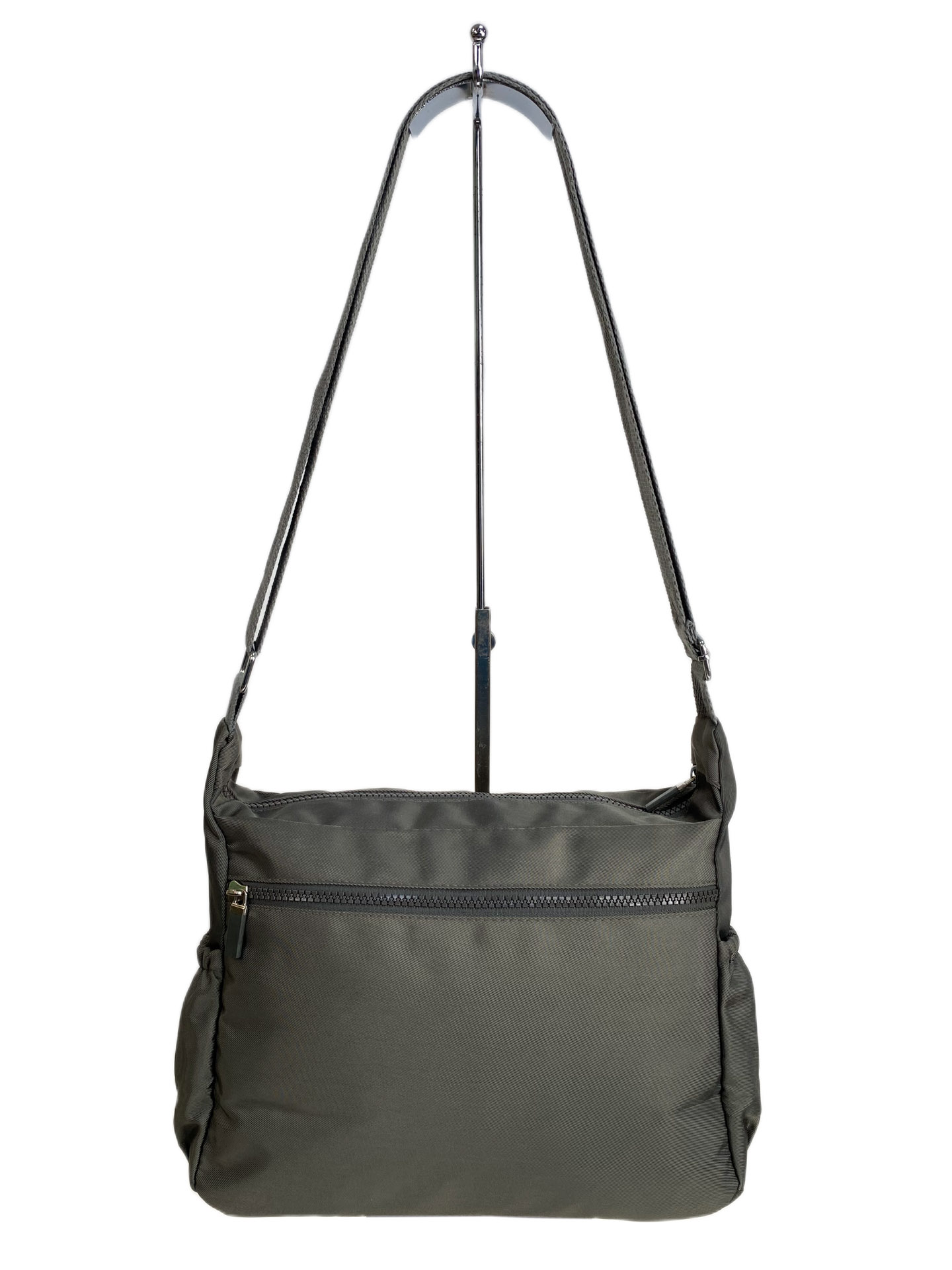 На фото 2 - Женская cумка из текстиля, цвет хаки На фото 2 - Женская cумка из текстиля, цвет хаки