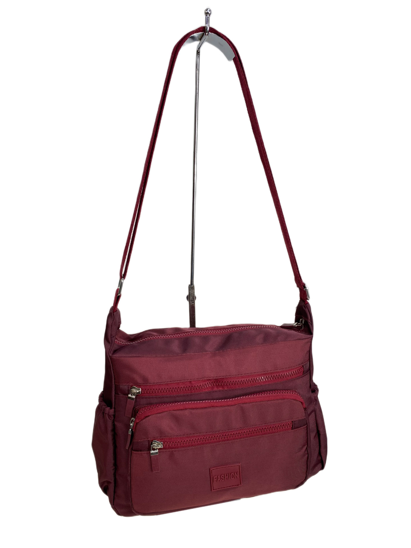 На фото 1 - Женская cумка из текстиля, цвет бордовый На фото 1 - Женская cумка из текстиля, цвет бордовый