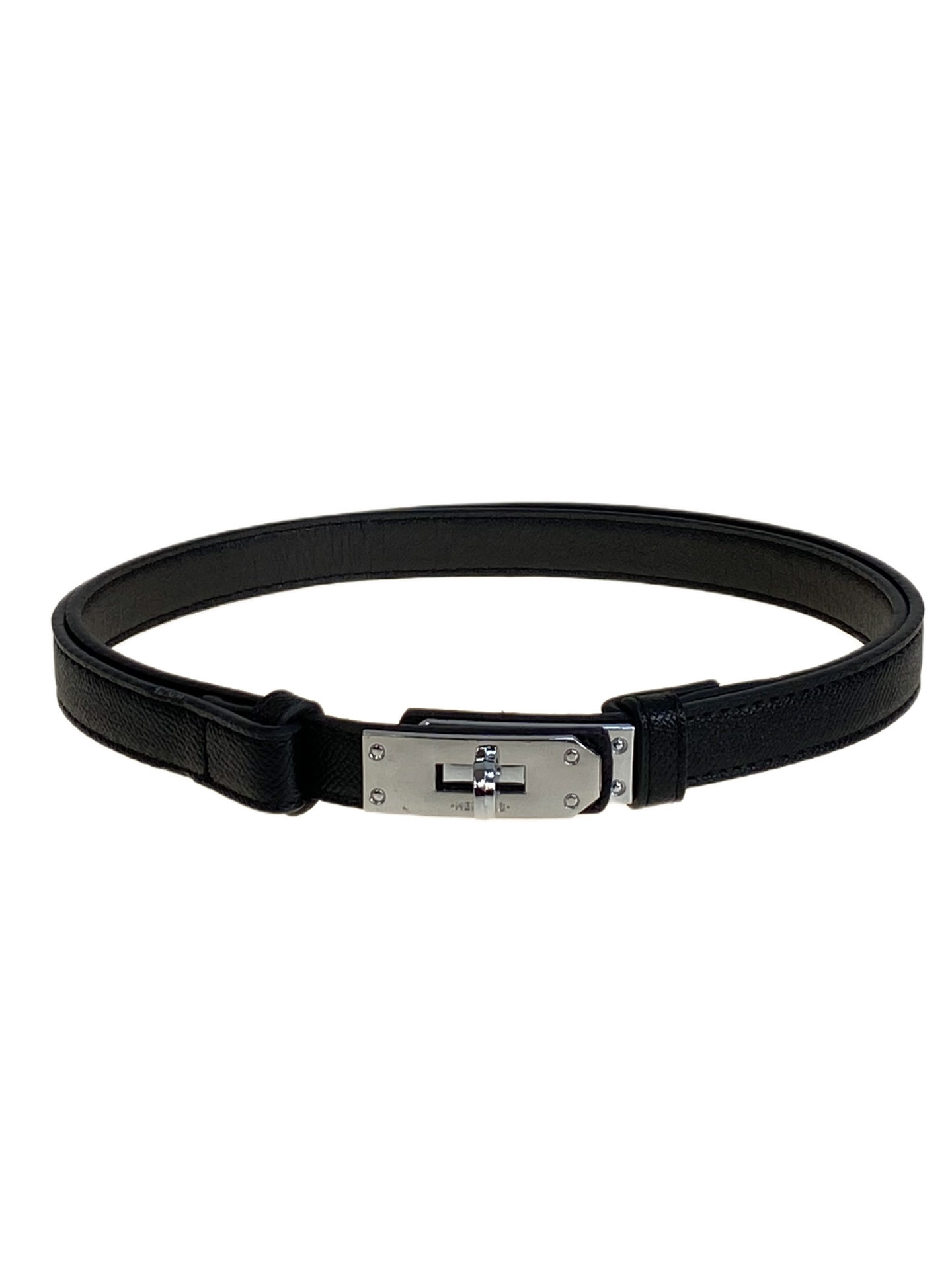 На фото 1 - Ремень женский из искусственной кожи , цвет  черный