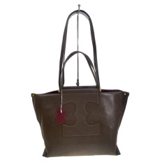 На фото 2 - Женская сумка из натуральной замши и кожи, цвет бордовый с коричневым