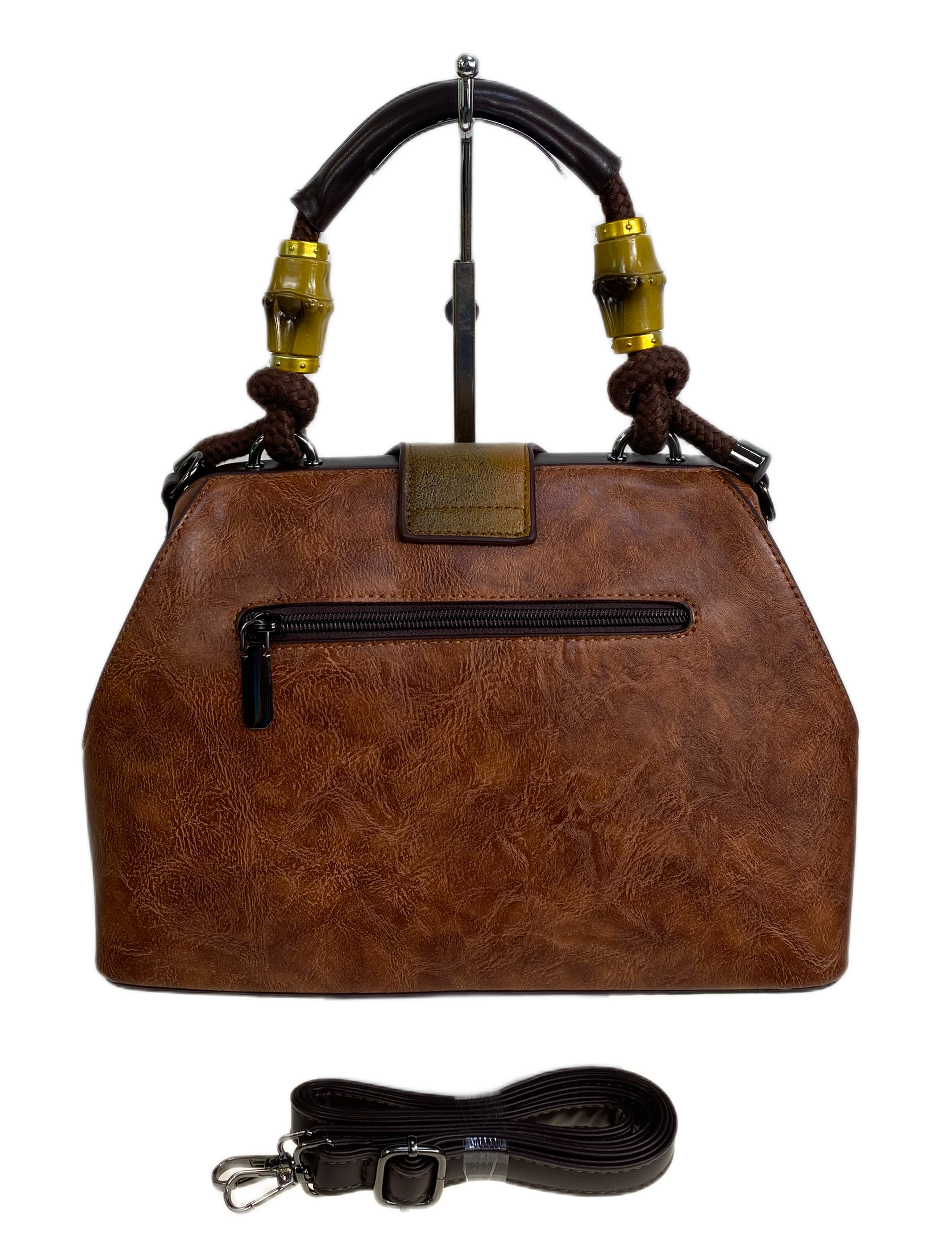 На фото 2 - Женская сумка из искусственной кожи, цвет  коричневый На фото 2 - Женская сумка из искусственной кожи, цвет  коричневый