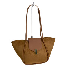 На фото 2 - Женская сумка из искусственной замши, цвет рыже-коричневый На фото 2 - Женская сумка из искусственной замши, цвет рыже-коричневый