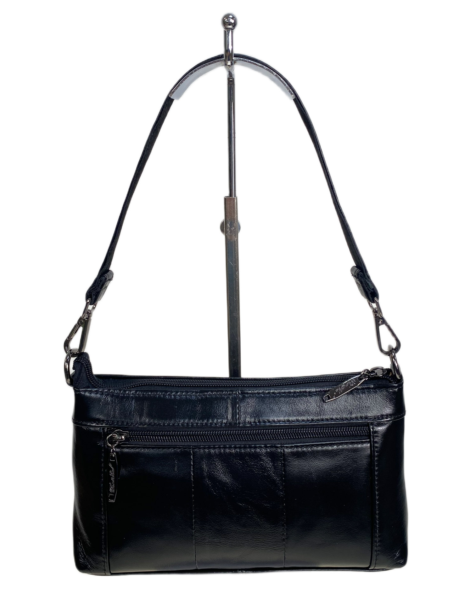 На фото 2 - Женская сумка из натуральной кожи, цвет  черный На фото 2 - Женская сумка из натуральной кожи, цвет  черный