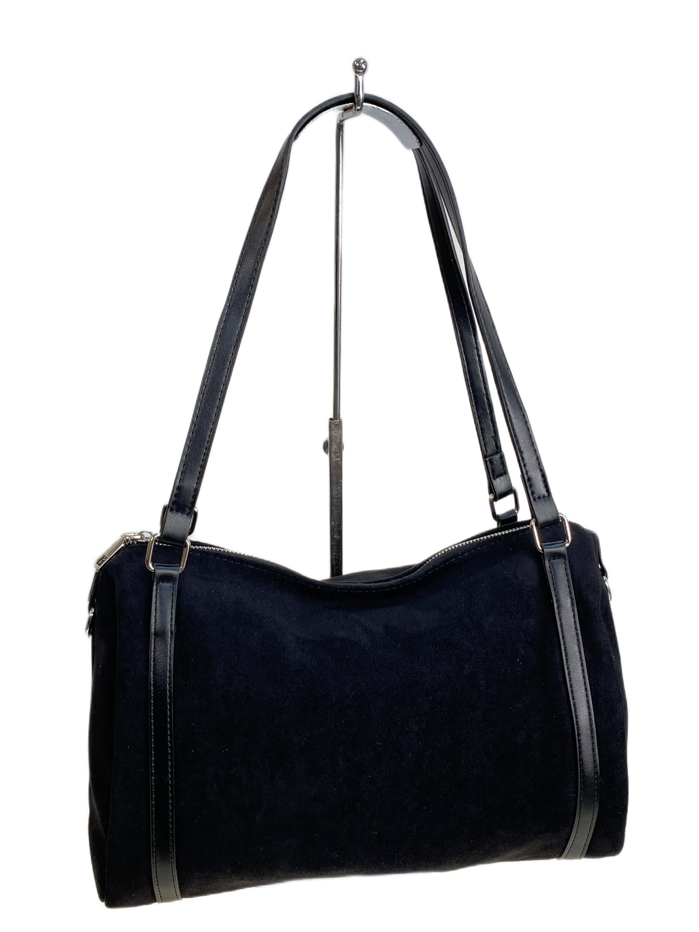 На фото 1 - Женская сумка из искусственной замши, цвет черный На фото 1 - Женская сумка из искусственной замши, цвет черный