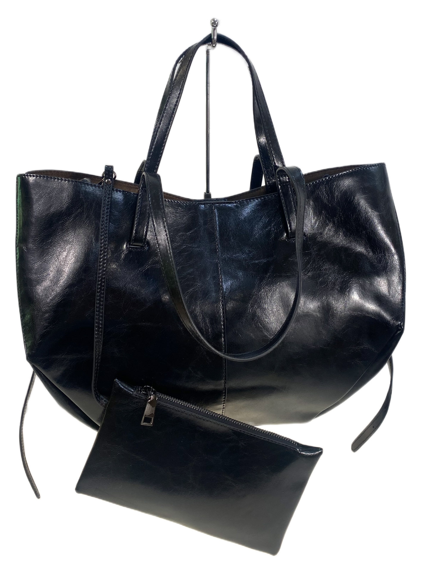 На фото 1 - Женская сумка из натуральной кожи, цвет черный На фото 1 - Женская сумка из натуральной кожи, цвет черный