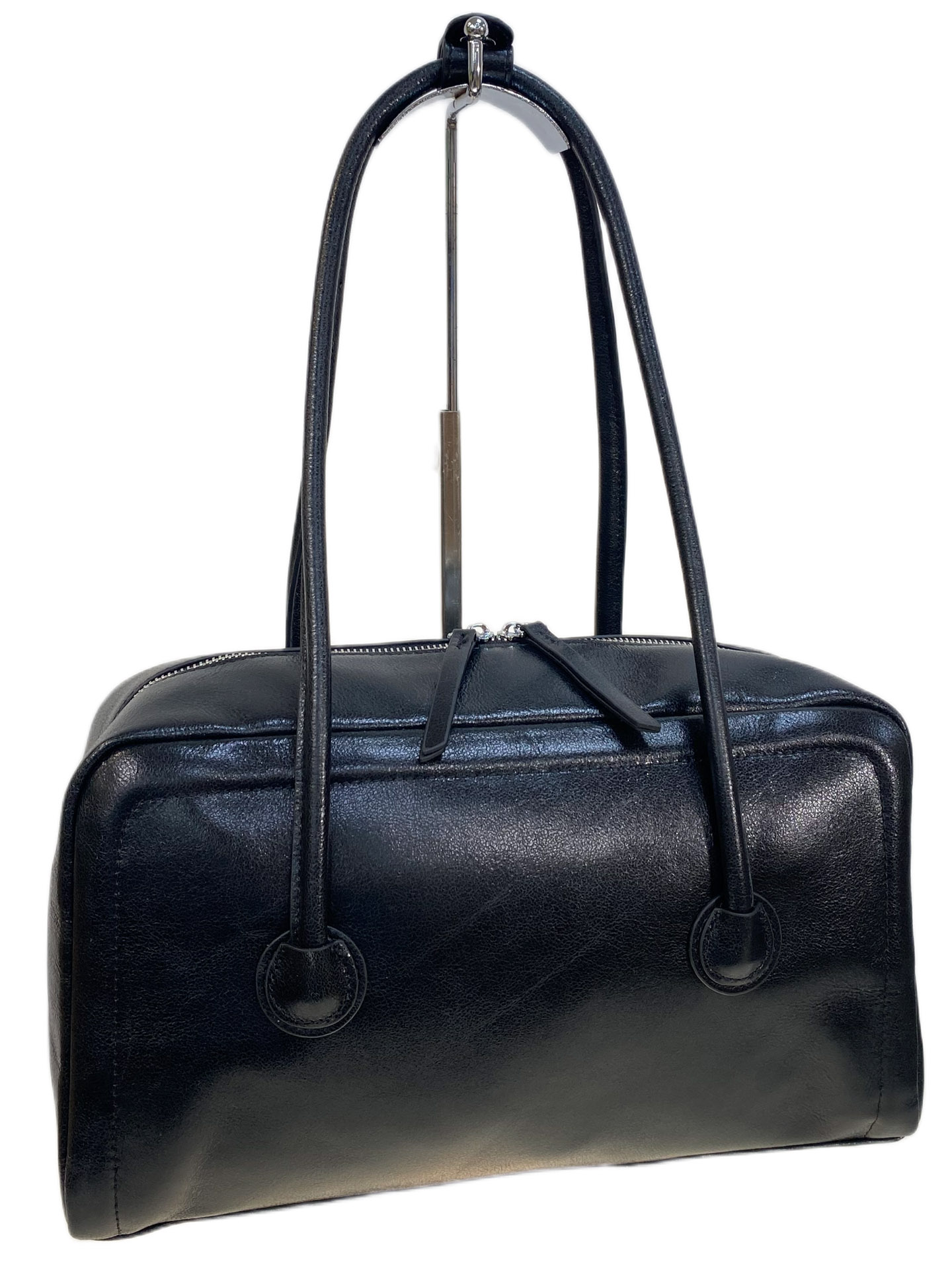 На фото 1 - Женская сумка из натуральной кожи, цвет  черный