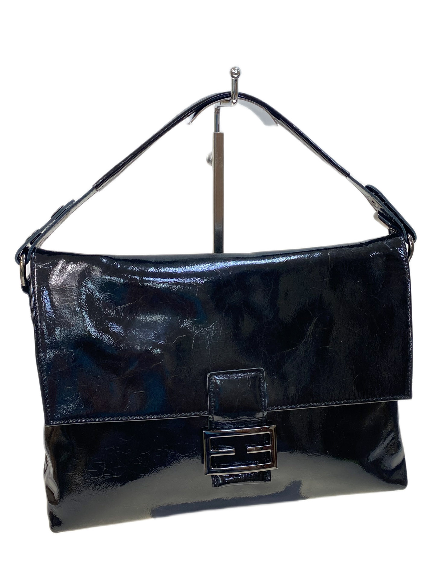 На фото 1 - Женская сумка из натуральной кожи, цвет черный На фото 1 - Женская сумка из натуральной кожи, цвет черный