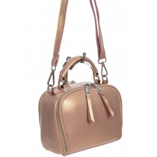 На фото 1 - Женская cross-body из натуральной кожи, цвет розовый с перламутром На фото 1 - Женская cross-body из натуральной кожи, цвет розовый с перламутром