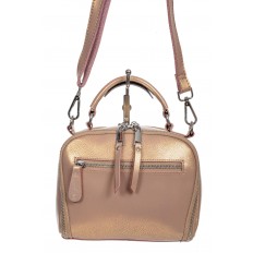 На фото 3 - Женская cross-body из натуральной кожи, цвет розовый с перламутром На фото 3 - Женская cross-body из натуральной кожи, цвет розовый с перламутром