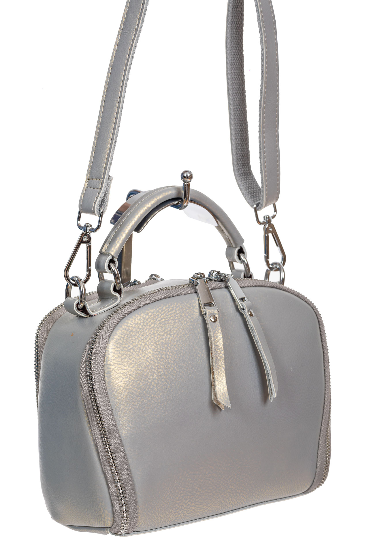 На фото 1 - Женская cross-body из натуральной кожи, цвет серебристый На фото 1 - Женская cross-body из натуральной кожи, цвет серебристый