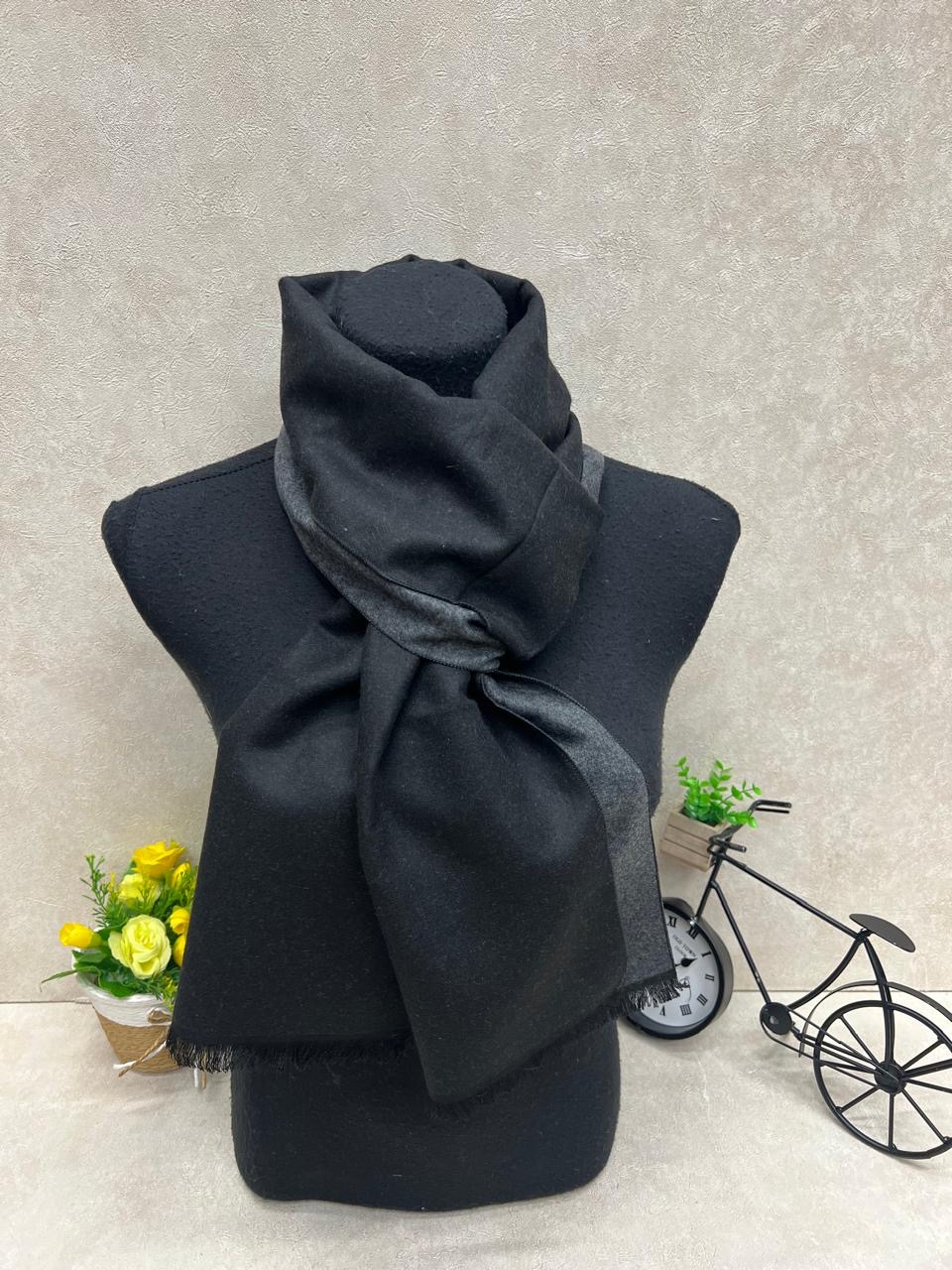 На фото 1 - Платок из кашемира, мультицвет На фото 1 - Платок из кашемира, мультицвет