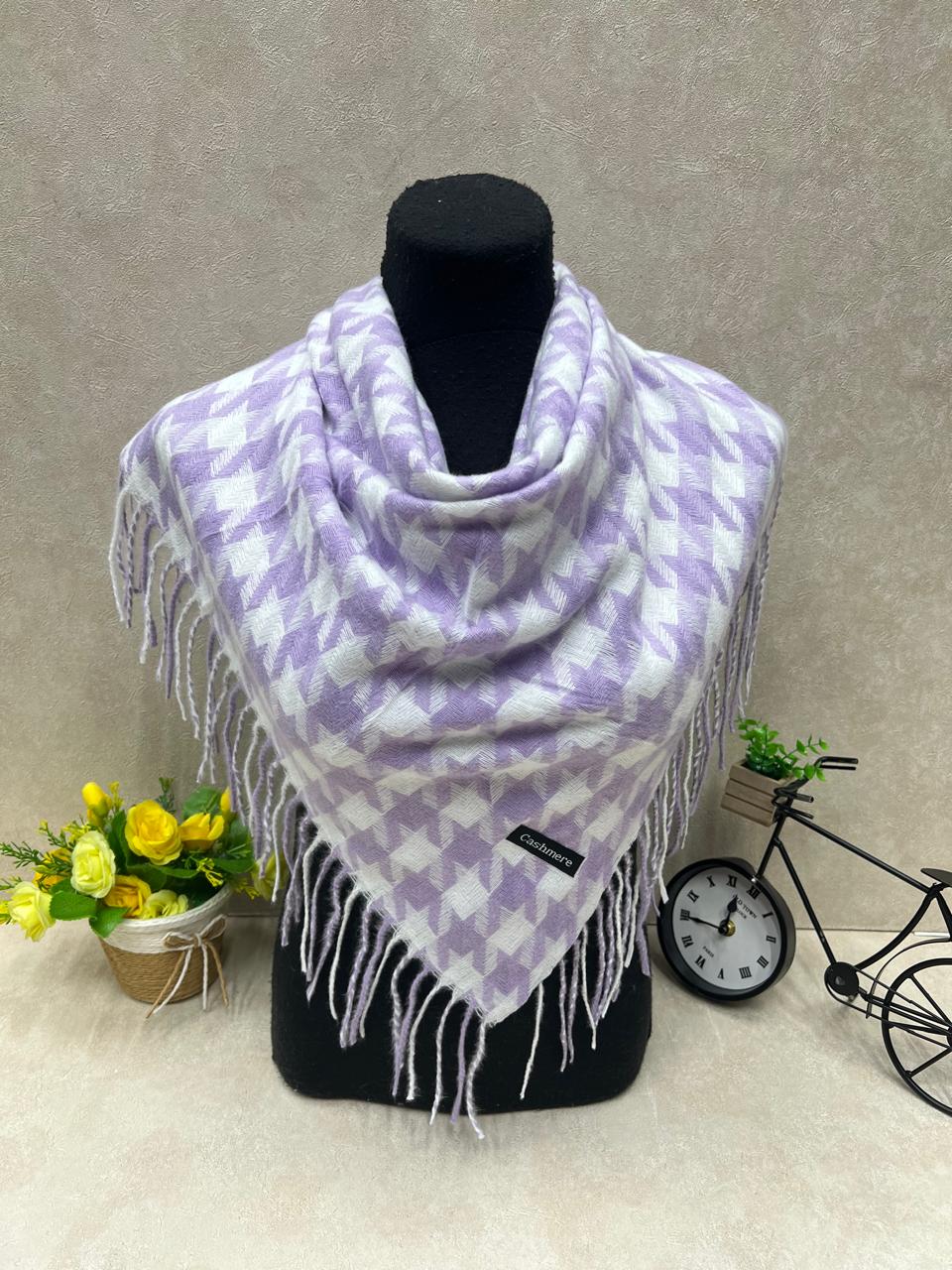 На фото 1 - Платок в клетку из кашемира, мультицвет