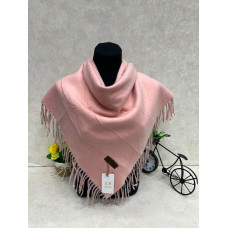 На фото 1 - Платок  из кашемира и шерсти, цвет розовый На фото 1 - Платок  из кашемира и шерсти, цвет розовый