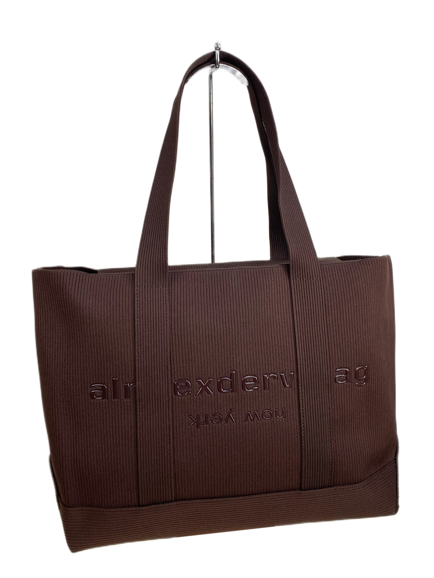 На фото 1 - Женская сумка из текстиля, цвет кофе