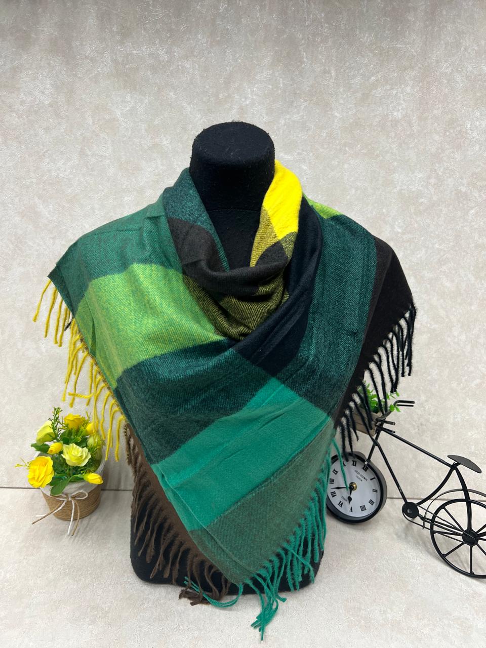 На фото 1 - Платок из кашемира, мультицвет На фото 1 - Платок из кашемира, мультицвет