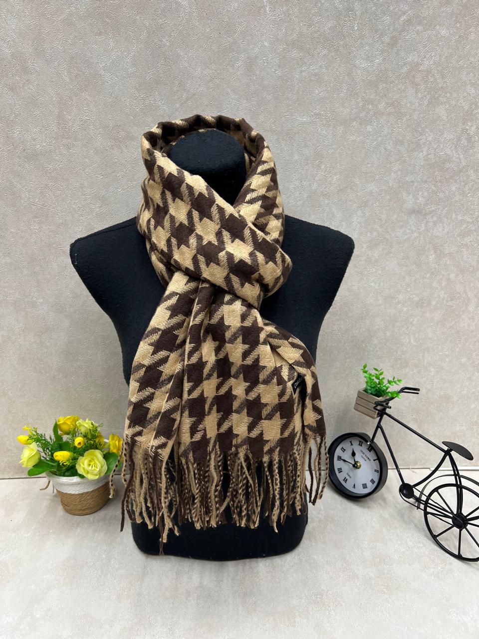 На фото 1 - Платок из кашемира, мультицвет На фото 1 - Платок из кашемира, мультицвет